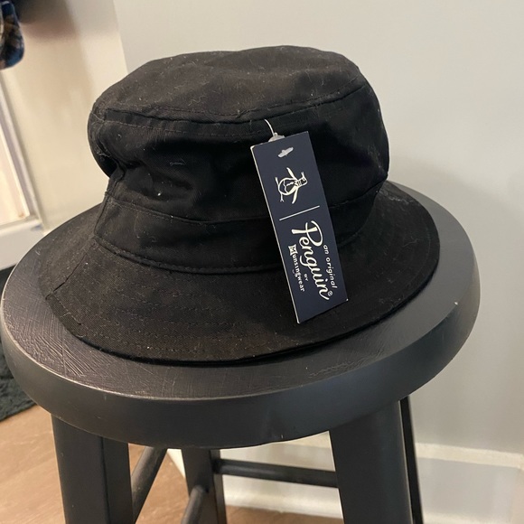 Men’s original penguin hat - Picture 2 of 3